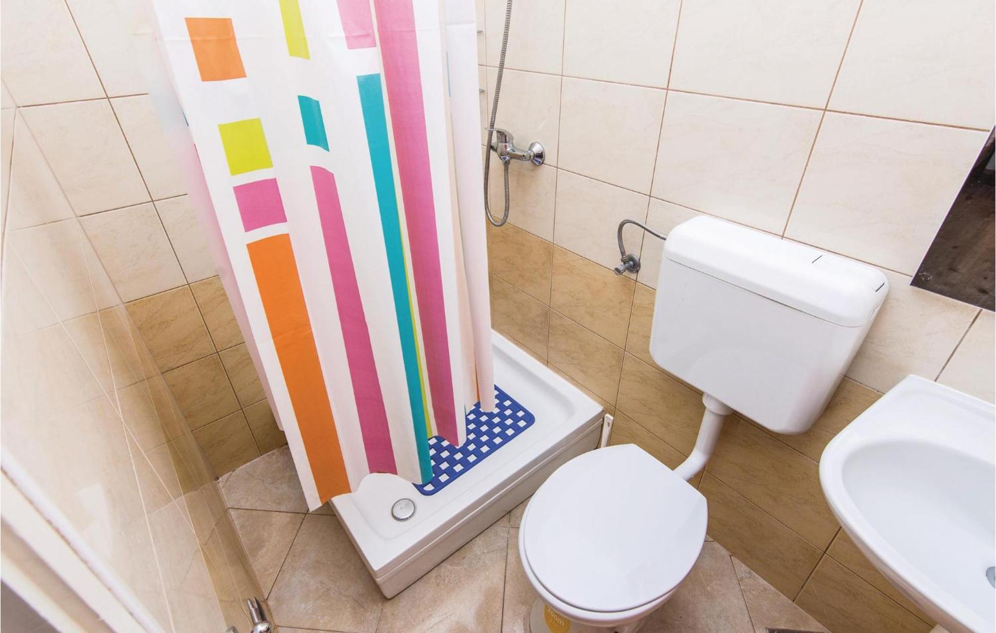 4 Bedroom Awesome Apartment In Starigrad Екстер'єр фото