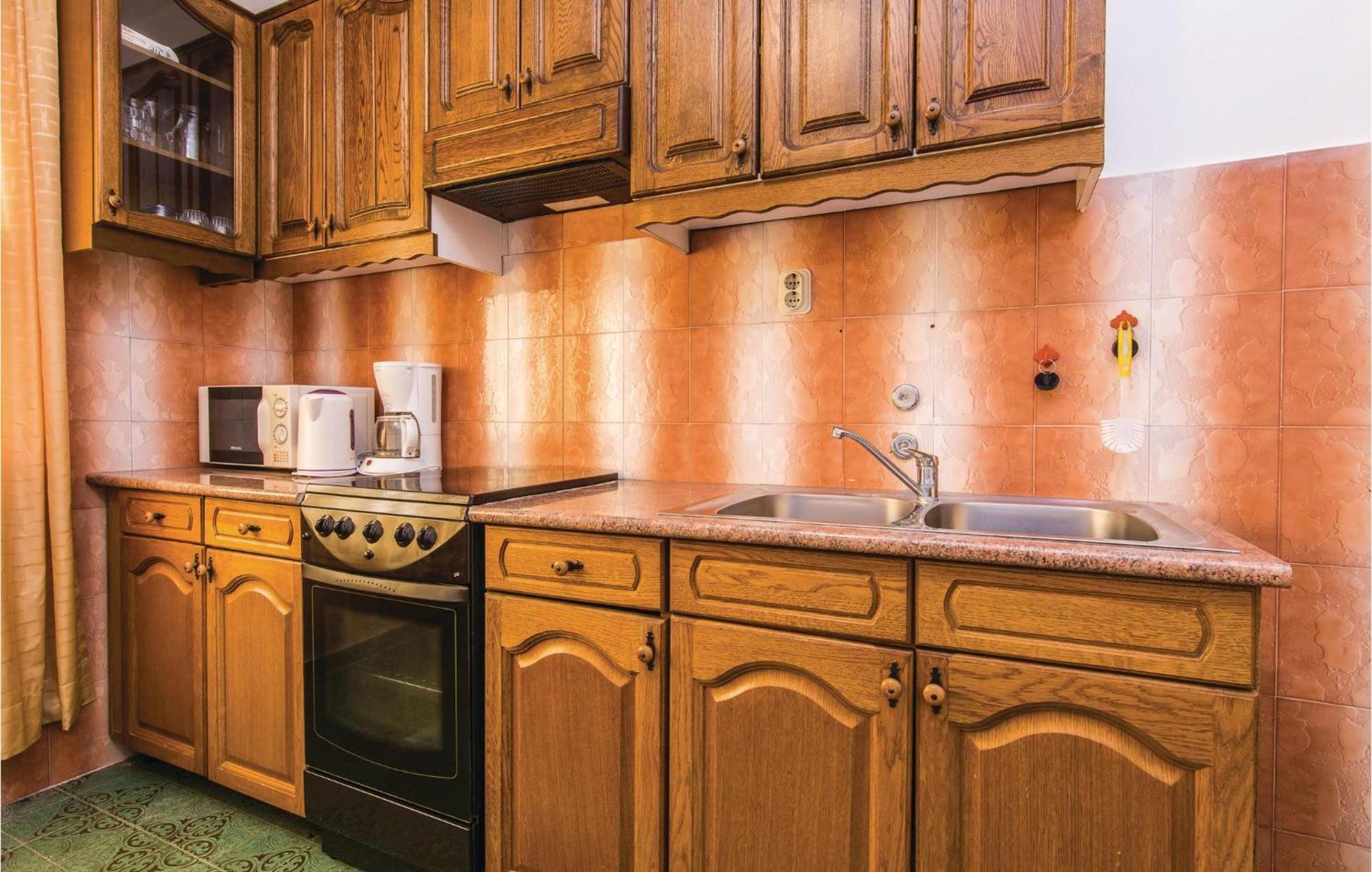 4 Bedroom Awesome Apartment In Starigrad Екстер'єр фото