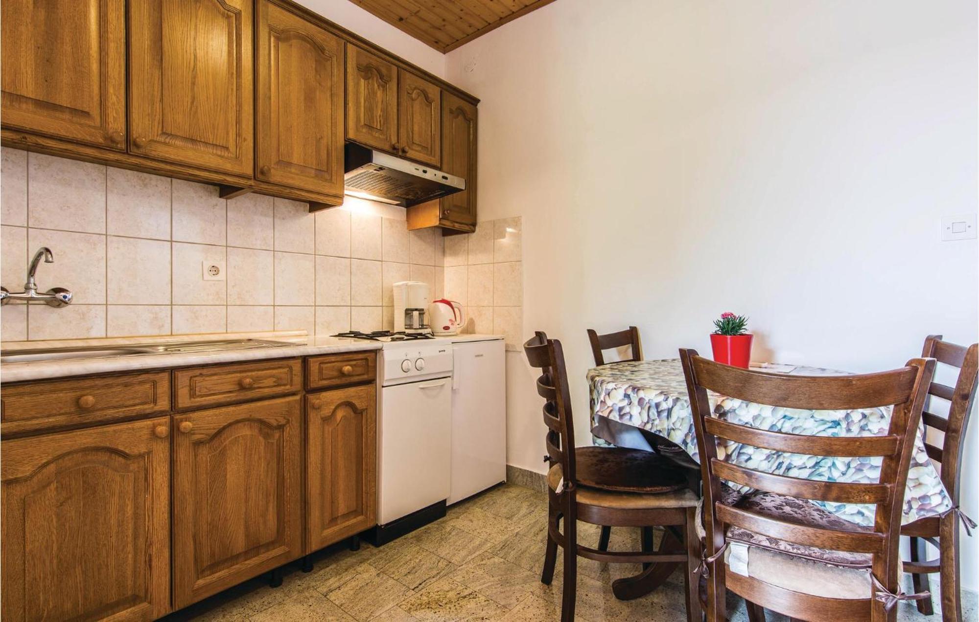 4 Bedroom Awesome Apartment In Starigrad Екстер'єр фото