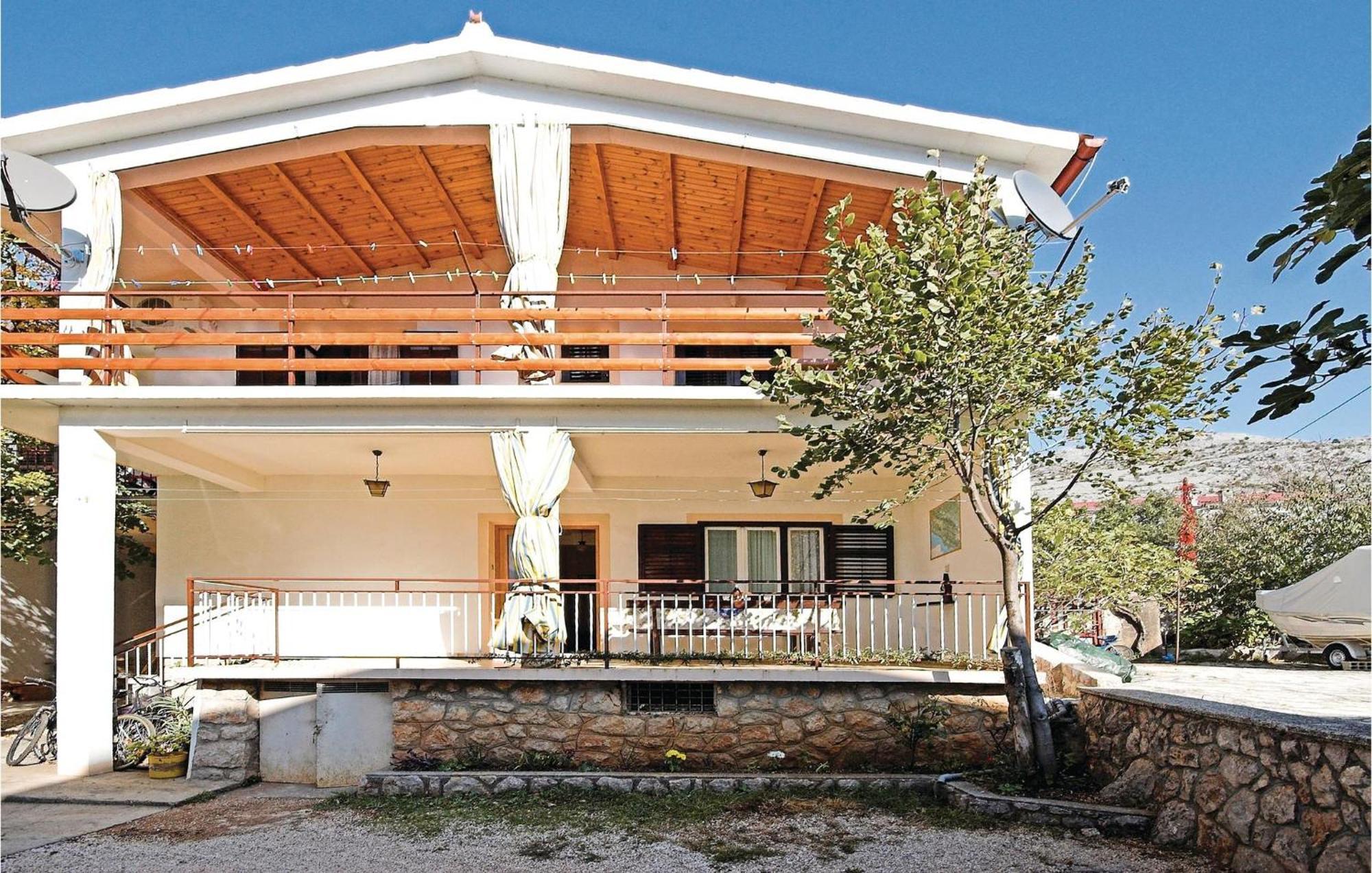 4 Bedroom Awesome Apartment In Starigrad Екстер'єр фото